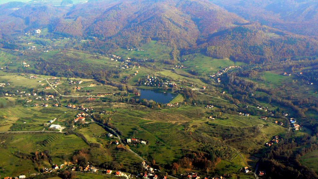 Penzion Tajch Nova Bana Bagian luar foto